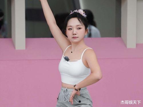 国产乱老熟300部,揭秘中国影视行业独特现象 第2张 国产乱老熟300部,揭秘中国影视行业独特现象 第2张